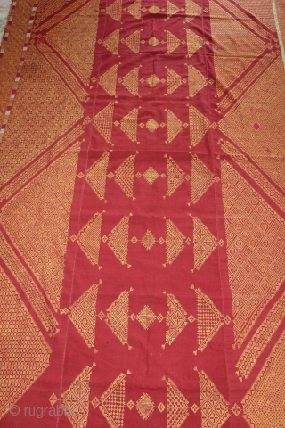 Chope phulkari cotton embroidered with floss silk,double running-stitch from Punjab India early 20th century Called As Woman Headcover (Chope). Its size is W 174cm X L 274cm.(DSC01080).      