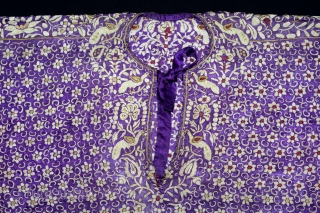 Parsi Jhabla or Jhablo Parsi (Blouse) From Surat Gujarat India. Early 20th Century. Its size is 53cmX53cm.(DSL05450).                