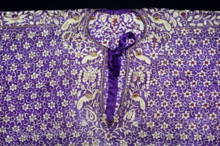 Parsi Jhabla or Jhablo Parsi (Blouse) From Surat Gujarat India. Early 20th Century. Its size is 53cmX53cm.(DSL05450).                