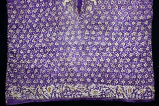 Parsi Jhabla or Jhablo Parsi (Blouse) From Surat Gujarat India. Early 20th Century. Its size is 53cmX53cm.(DSL05450).                