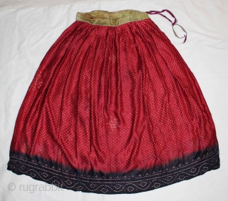 Aba Silk Skirt Bandhani (Bandhej) work from Banni kutch Gujarat India early 20th century.Its size is L 85c.m x R 210c.m(DSC01120).            