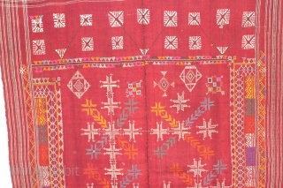 Odhani from Shekhawati wool shawl Distic of Rajasthan India.Hand embroidery ethnic folk handloom handmade old rare shawl.Its size is 142cm x 192cm.About the Condition Some original repairs.(DSL01860).      