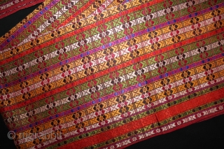 Silk Brocade Lungbis (used as Turbans and Sashes Maldhari Cattle-traders) woven at Nasarpur or Thatta from Sind,kutch and Western Rajasthan India.C.1920.Its size is W-53cm x L-494cm.(DSL02370).       