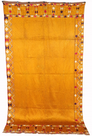 Vari-Da-Bagh from West (Pakistan) Punjab India Called As Vari-Da-Bagh.Rare Pallu Design.Extremely Fine Phulkari.(DSE01900).                    