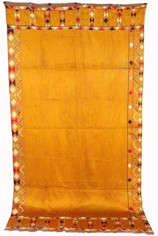 Vari-Da-Bagh from West (Pakistan) Punjab India Called As Vari-Da-Bagh.Rare Pallu Design.Extremely Fine Phulkari.(DSE01900).                    