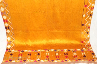 Vari-Da-Bagh from West (Pakistan) Punjab India Called As Vari-Da-Bagh.Rare Pallu Design.Extremely Fine Phulkari.(DSE01900).                    