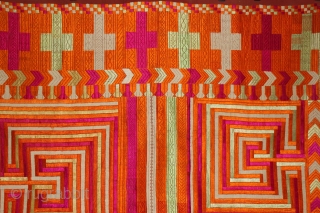 Rare Pattern Bhool Bhulaiya Bagh from East(Punjab)India.Six different Bhool Bhulaiya.Rarest of all the bagh and phulkari.(DSE01910).                 