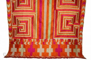 Rare Pattern Bhool Bhulaiya Bagh from East(Punjab)India.Six different Bhool Bhulaiya.Rarest of all the bagh and phulkari.(DSE01910).                 