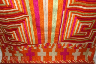 Rare Pattern Bhool Bhulaiya Bagh from East(Punjab)India.Six different Bhool Bhulaiya.Rarest of all the bagh and phulkari.(DSE01910).                 