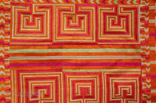 Rare Pattern Bhool Bhulaiya Bagh from East(Punjab)India.Six different Bhool Bhulaiya.Rarest of all the bagh and phulkari.(DSE01910).                 