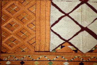 Phulkari From West(Pakistan)Punjab India Called As Chand Bagh.C.1900.Rare Design Of Pallu & Borders.Floss Silk on Hand Spun Cotton khaddar Cloth.Its size is 132cm X 254cm.(DSL03790).
        