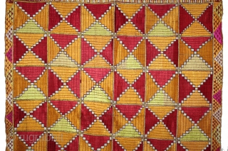 Phulkari From East(Punjab)India Called As Bagh.Rare Pattern Cowdi Design.Beautiful colour Combination of Pallu.Floss Silk on Hand Spun Cotton khaddar Cloth.Mind Condition.(DSL03160).            