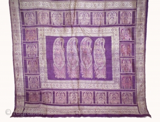 Baluchar Sari woven in silk Brocade From Murshidabad,West Bengal,India.Circa 1900.Here the pallu of the sari is decorated with large paisleys set within a border of human figures.Its size is 112cm x 362cm.(DSL03820). 