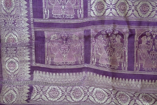 Baluchar Sari woven in silk Brocade From Murshidabad,West Bengal,India.Circa 1900.Here the pallu of the sari is decorated with large paisleys set within a border of human figures.Its size is 112cm x 362cm.(DSL03820). 