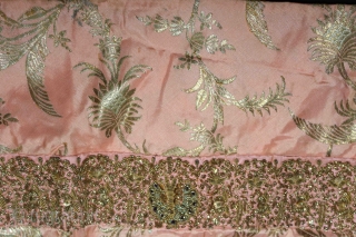 Zari Brocade Skirt Silk Fabric with Zardosi Border Real Silver & Gold from Varanasi India.Made to order for some Royal Family of Rajesthan India.Its size is Length 92cm x Round 400cm.Good Condition.(DSL04450). 