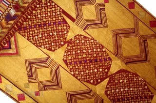 Sarpallu Phulkari From East(Punjab)India called As Sarpallu(Patang Design).Proper Samalsar, kotkapura of Punjab India.Floss Silk on Hand Spun Cotton khaddar Cloth.(DSL03220).             