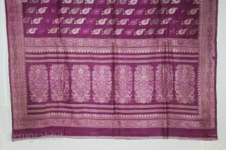 Baluchari Sari woven in silk Brocade From Murshidabad,West Bengal,India.Circa 1900.Here the pallu of the sari is decorated with large paisleys and Buti.(DSE05640).           