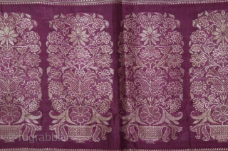 Baluchari Sari woven in silk Brocade From Murshidabad,West Bengal,India.Circa 1900.Here the pallu of the sari is decorated with large paisleys and Buti.(DSE05640).           