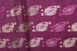 Baluchari Sari woven in silk Brocade From Murshidabad,West Bengal,India.Circa 1900.Here the pallu of the sari is decorated with large paisleys and Buti.(DSE05640).           