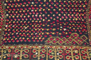 Indigo Phulkari From East(Punjab)India Called As Buti phulkari.Rare Jewellery Figure Design.Floss Silk on Hand Spun Cotton khaddar Cloth.Its size is 130cm x 256cm.(DSL03900).          