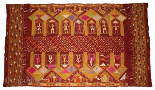 Vintage phulkari from East India Punjab Called As Darshan Darwaja.Rare Figurative Design with Guru Gobind Sing .One of the rare design in Indian Phulkari.(DSC01500).         