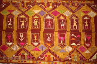 Vintage phulkari from East India Punjab Called As Darshan Darwaja.Rare Figurative Design with Guru Gobind Sing .One of the rare design in Indian Phulkari.(DSC01500).         