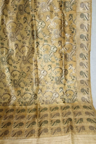 Old Real Zari Cream Dupatta From Banaras India. Dupatta in Cream by pure Silk Fabric.Made to order for some Royal Rajput Family of Rajasthan India.Its size is 152cm X 196cm.Perfect Condition.(DSC01550New).  