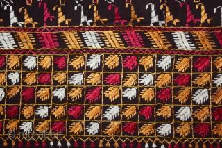 Folk Phulkari From East(Punjab)India.C.1900.Rare Birds Design.Floss Silk on Hand Spun Cotton khaddar Cloth.(DSL03450).                    