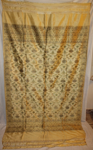 Old Real Zari Cream Dupatta From Banaras India. Dupatta in Cream by pure Silk Fabric.Made to order for some Royal Rajput Family.Perfect Condition.(DSC00590).          