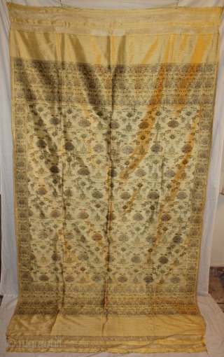 Old Real Zari Cream Dupatta From Banaras India. Dupatta in Cream by pure Silk Fabric.Made to order for some Royal Rajput Family.Perfect Condition.(DSC00590).          