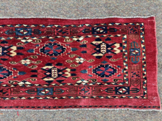 Stunning quality in this late 19th century torba, great colour and silk highlights
1.60m by 0.38m
Contact gene@heritage-antique-rugs.com for more pics, price etc.