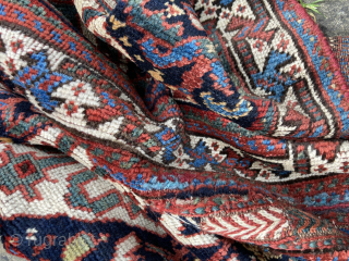 Quashgai/Kamseh Baharlou(?)bag pair, sewn together. Good colours, good condition, unusual medallion 
109cm by 54cm
Contact gene@heritage-antique-rugs.com for more pics, price etc.             
