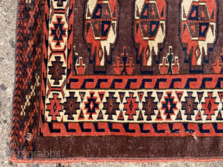 Antique Turcomen chuval. Some small areas of old repair.
Contact gene@heritage-antique-rugs.com for more pics, price etc.
93cm by 1.28cm                