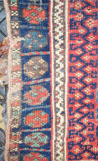 Lovely large Jaf bagface, great colours, but showing signs of its age.
43" by 33"                   