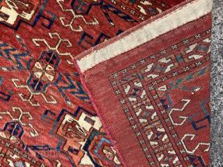 Early 19th century Tekke 6-gul torba in warm colours, great condition.
109cm by 45cm
Contact gene@heritage-antique-rugs.com for more pics, etc.               