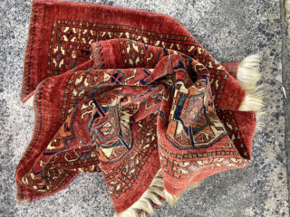 Early 19th century Tekke 6-gul torba in warm colours, great condition.
109cm by 45cm
Contact gene@heritage-antique-rugs.com for more pics, etc.               