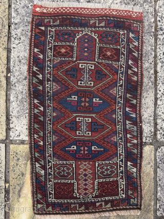 Antique Eastern Anatolian yastik, in stunning full-pile condition
86cm by 48cm
Contact gene@heritage-antique-rugs.com for more pics, price etc
WhatsApp +44 (0)7803341863