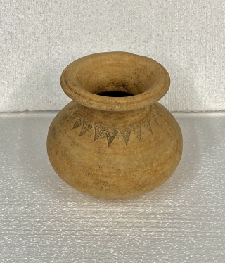 Bang Chaing Vessel, ca. 1st Millennium BCE, Bronze Age; height: 6 3/4” / 17.1 cm;

Opening diameter: 5 1/2” / 14 cm.; maximum diameter: 7” / 18 cm.

Purchased at Legitimate Educational Institution Auction-

Tan  ...