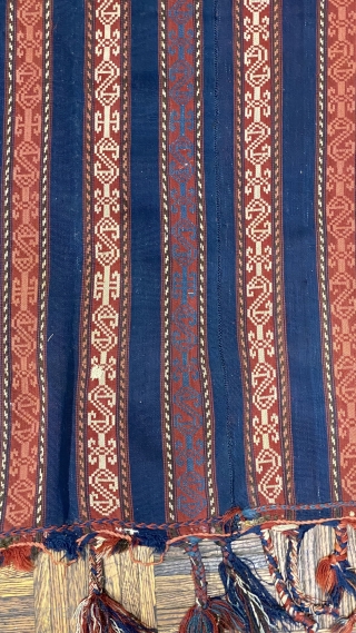 Antique Ersari Jajim Horse-cover, ca. 1890; 5’1” x 4’8” / 155 x 132 cm *

*(Add an extra 6” / 15 cm to include length of tassels)

Flatwoven Jajim horse-cover. Decoration composed of vertical  ...