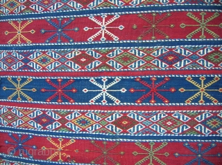 South East Anatolian 'Minder'face(floor cushion)....Malatya area.....33"x 44"
all veg dyes....wool with cotton highlights...extra-weft wrapping & balanced plain weave
very good condition (2-4 small holes and some slight loss of selvedge )    