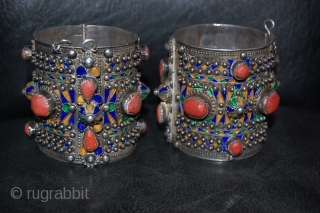 Very Rare spectacular Algerian Bracelet, a perfect Pair in great condition, silver enameled and naturel coral, the size is 8 cm high.           