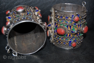 Very Rare spectacular Algerian Bracelet, a perfect Pair in great condition, silver enameled and naturel coral, the size is 8 cm high.           