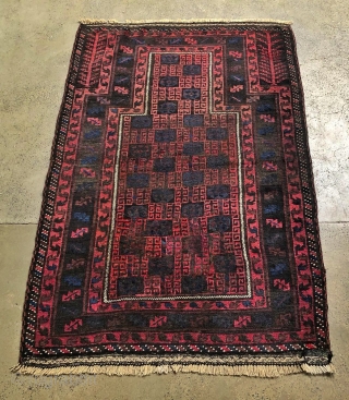 Antique Baluch prayer rug, fairly fine knots. Wonderful abrash and interesting field design. 94 x 140cm or 3'1" x 4'8"             