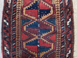 Antique Baluch bag with complete back, great condition. 1'9" x 2'11".

                      