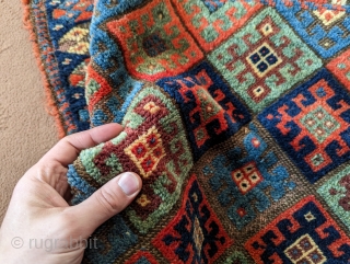 Beautiful antique Jaff Kurd bag face with thick, soft pile. It has all the colors you'd want in a Jaff. The brown is oxidized and lower in most places than the other  ...