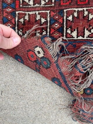 19th century Ersari Turkmen ensi. It has many interesting and nice motifs. Low pile in a few areas, no holes. Beautiful dyes.

4'4" x 5'10"
         