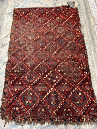 Beautiful 19th century Ersari main rug fragment. For those Ersari lovers, it has wonderful colors.

4'4" x 6'11"                