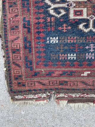 Antique, late 19th century, Timuri chanteh. Fuschine knots. 18" x 20"                      