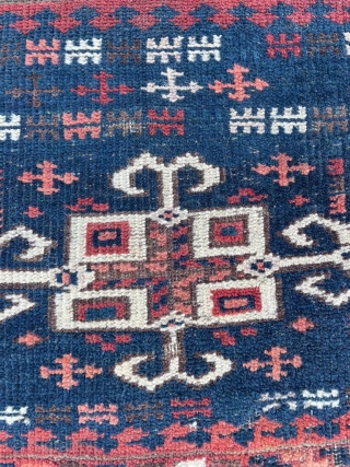 Antique, late 19th century, Timuri chanteh. Fuschine knots. 18" x 20"                      