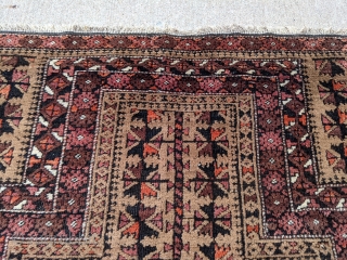 Old Kawdani Baluch prayer rug. Fine weave and full pile with soft, fluffy wool and good shine. 3'2" x 5'1" or 97 x 155cm. Great condition with original goat hair selvedge and  ...